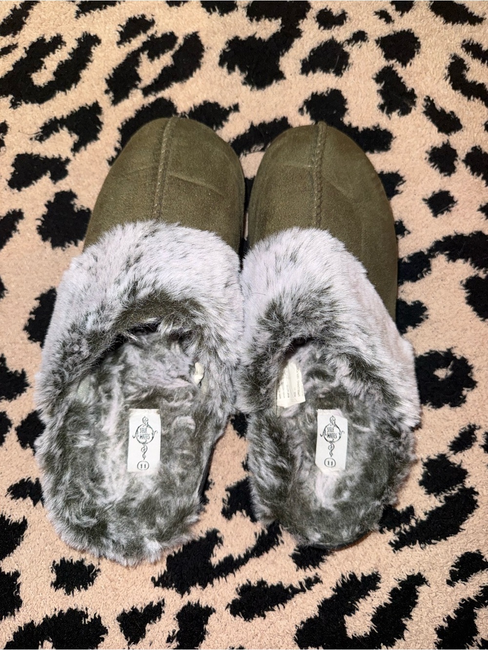 Plush Olive Green Women's Slip-On Slippers with Faux Fur